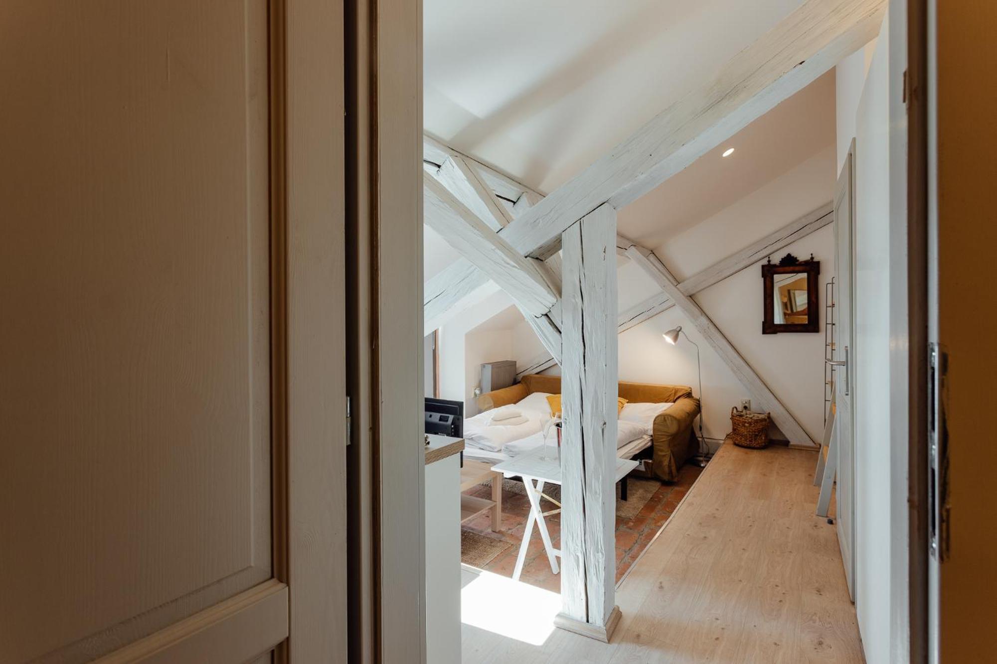 Boutique Apartments Banska Stiavnica Quarto foto