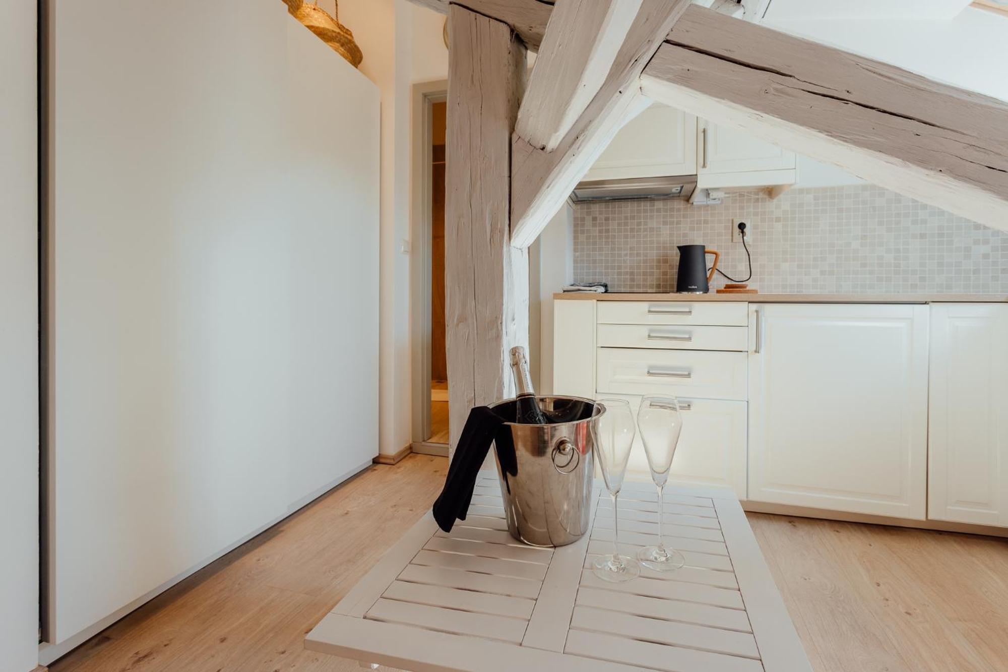 Boutique Apartments Banska Stiavnica Quarto foto